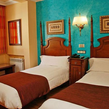 Hostal Victoria I Madrid Esterno foto