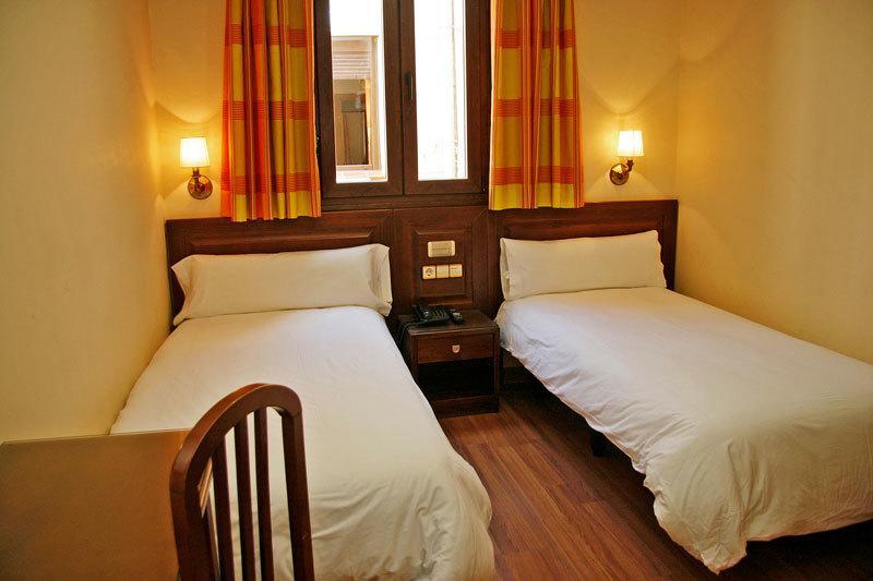 Hostal Victoria I Madrid Esterno foto