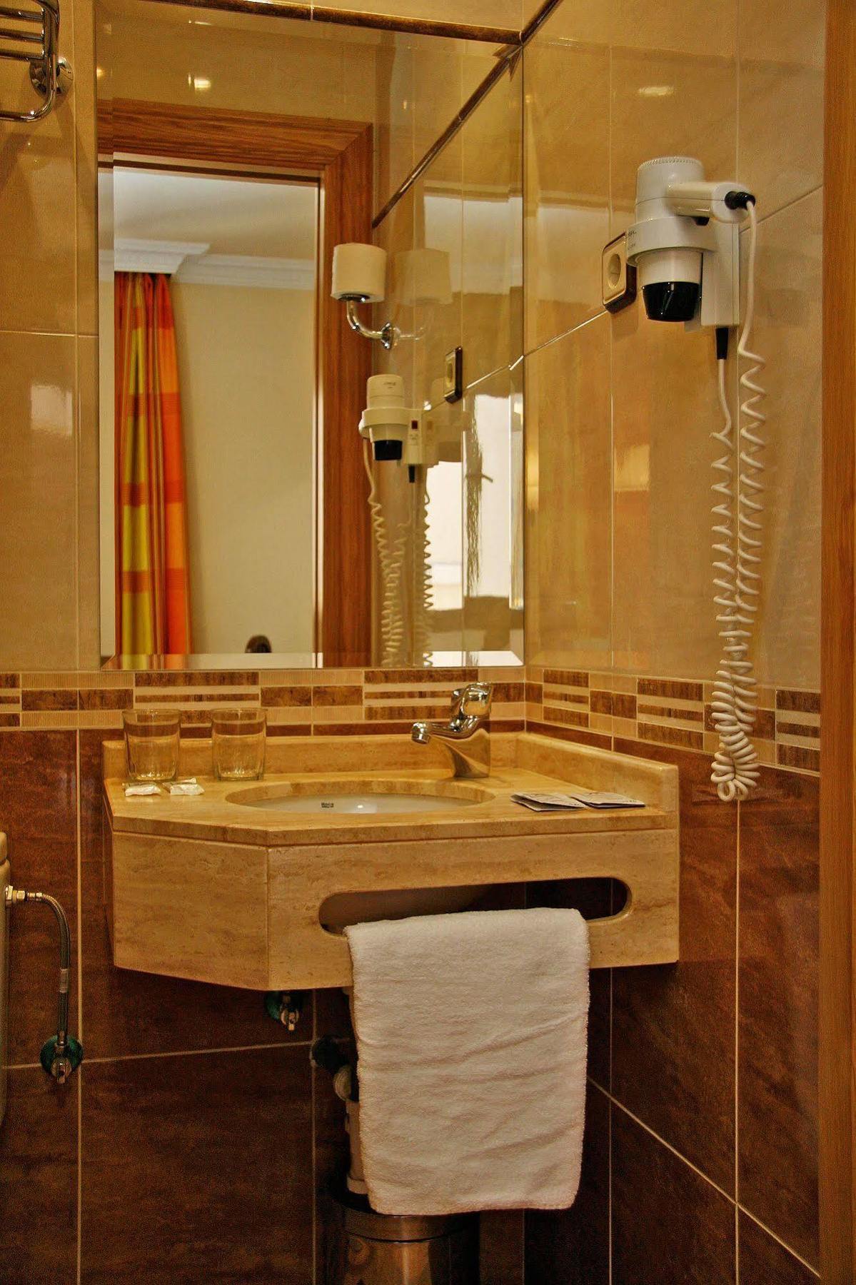 Hostal Victoria I Madrid Esterno foto
